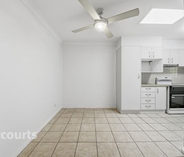 Beautifully Updated 2-Bedroom Villa with Covered Entertaining Area... - Photo 5