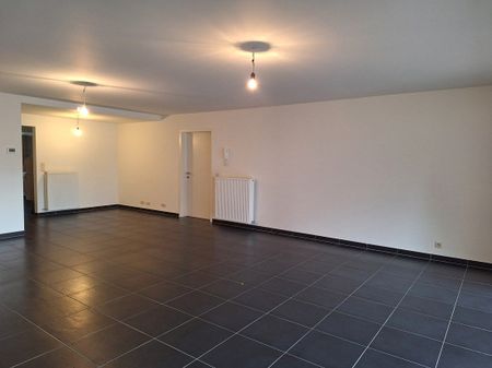 Ruim gelijkvloers appartement te Diepenbeek - Photo 3