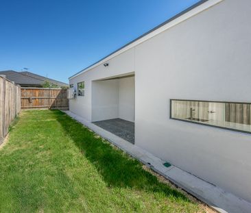 6 Cotton Circuit, Gisborne, VIC 3437 - Photo 3