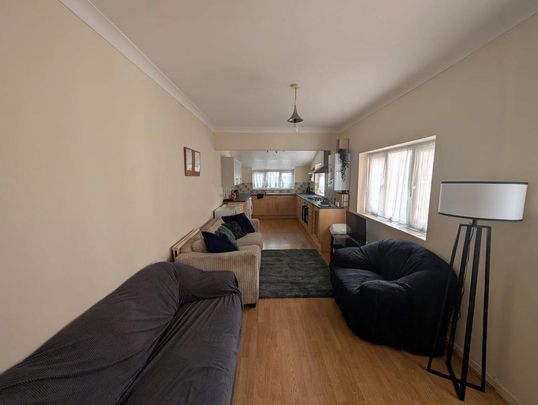 4 bedroom house to rent - Photo 1