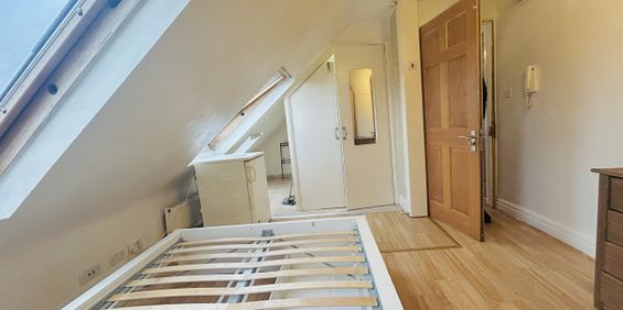 Room in a Shared House, Selborne Gardens, NW4 - Photo 3