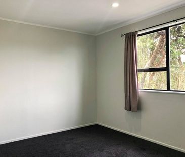 Generous Living on Gardenia - Photo 2