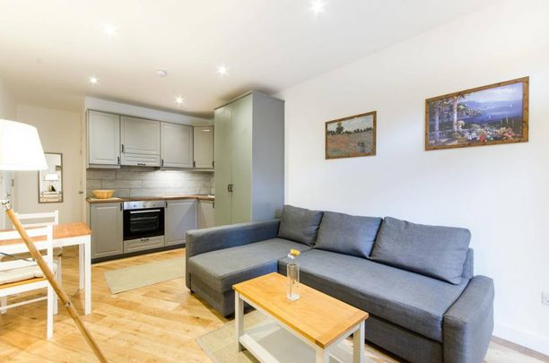 Flat B Penywern Road, Earls Court SW5 9SX - Photo 1