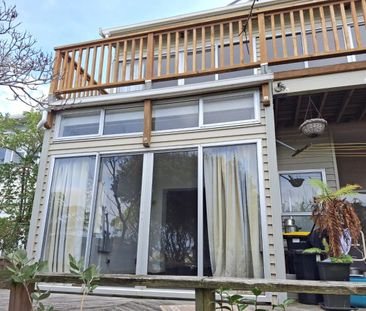 Spacious Hataitai Flat For Rent - Photo 2