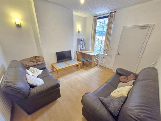 5 bedroom terraced house to rent - Photo 1