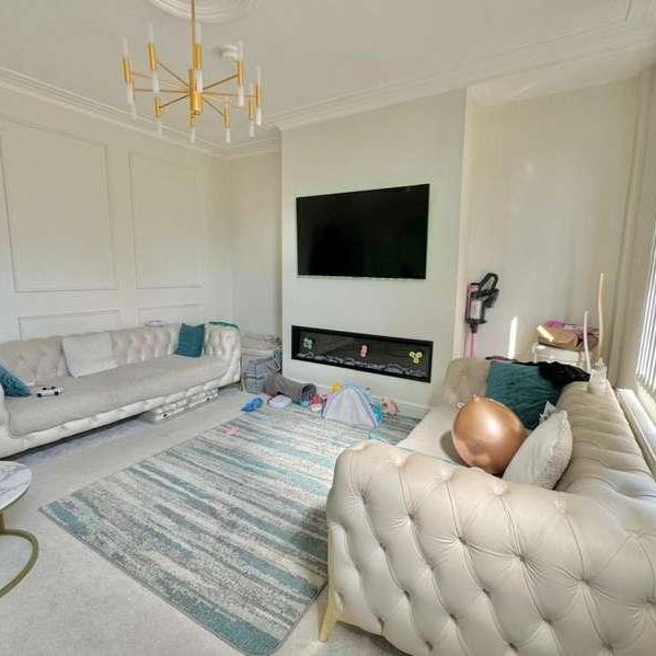 Ashton Avenue, Leeds, LS8 - Photo 1