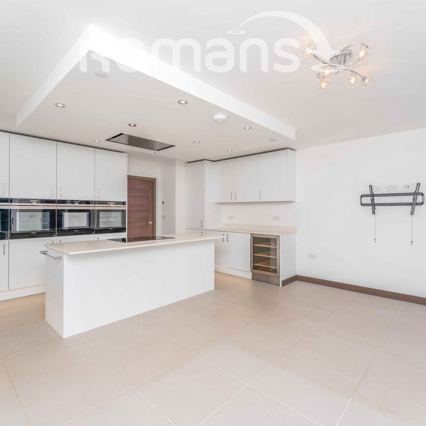 Noel Coward Avenue, Denham, Uxbridge, UB9 - Photo 1