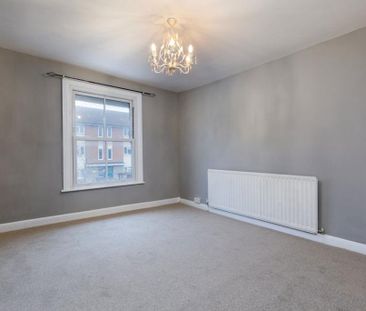 3 bedroom flat to rent - Photo 2