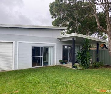 17A Kahibah Street, Whitebridge NSW 2290 - House For Rent | Domain - Photo 1