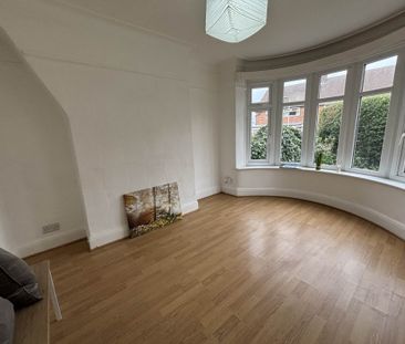 Price £1,400 pcm - Available 20/03/2025 - Unfurnished - Photo 5