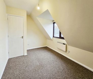 2 Bedroom Flat to Rent in Moor Road, Rushden, Northants, NN10 - Photo 4