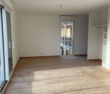 Location Appartement 3 pièces 72m² - Photo 2