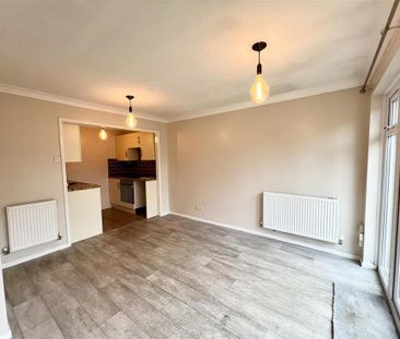 1 bedroom semi-detached house to rent - Photo 2