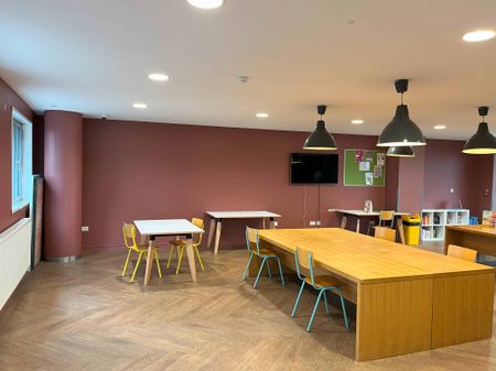 Large Highest Double Ensuite - Photo 4