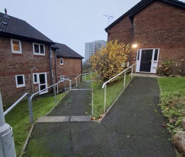 2 bed over 55’s flat. Accessed by many steps, good mobility essenti... - Photo 2