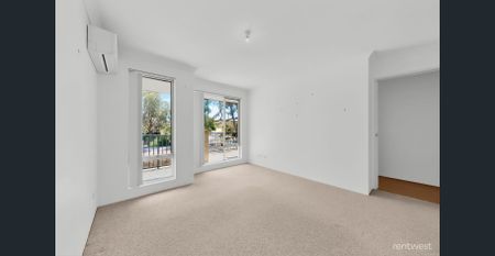 SPACIOUS HOME IN A GREAT LOCATION - Photo 3