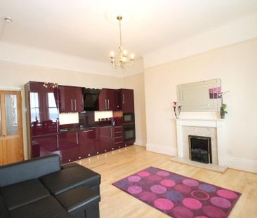 3 bedroom flat to rent - Photo 2
