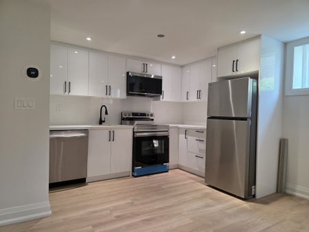 For Lease - 339 Ranee Ave Avenue Unit# Unit 2, Toronto, Ontario - Photo 3