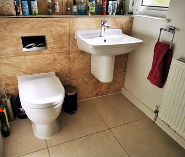 1 bedroom in a house share to rent - Photo 6