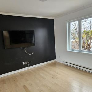 MAISON À LOUER - DISPONIBLE MAINTENANT - Photo 2