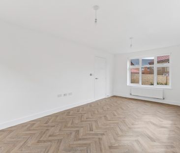 3 bedroom detached house to rent - Photo 2