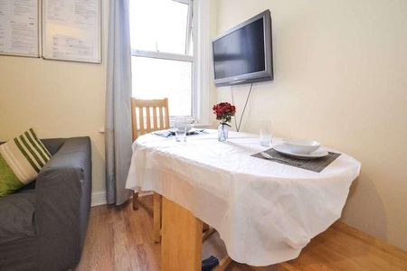 Grange Avenue, Earley, Reading, Berkshire, RG6 - Photo 3