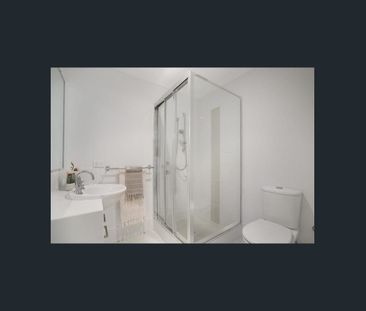 EASY LIVING & CLOSE TO BEACH & FREO - Photo 4