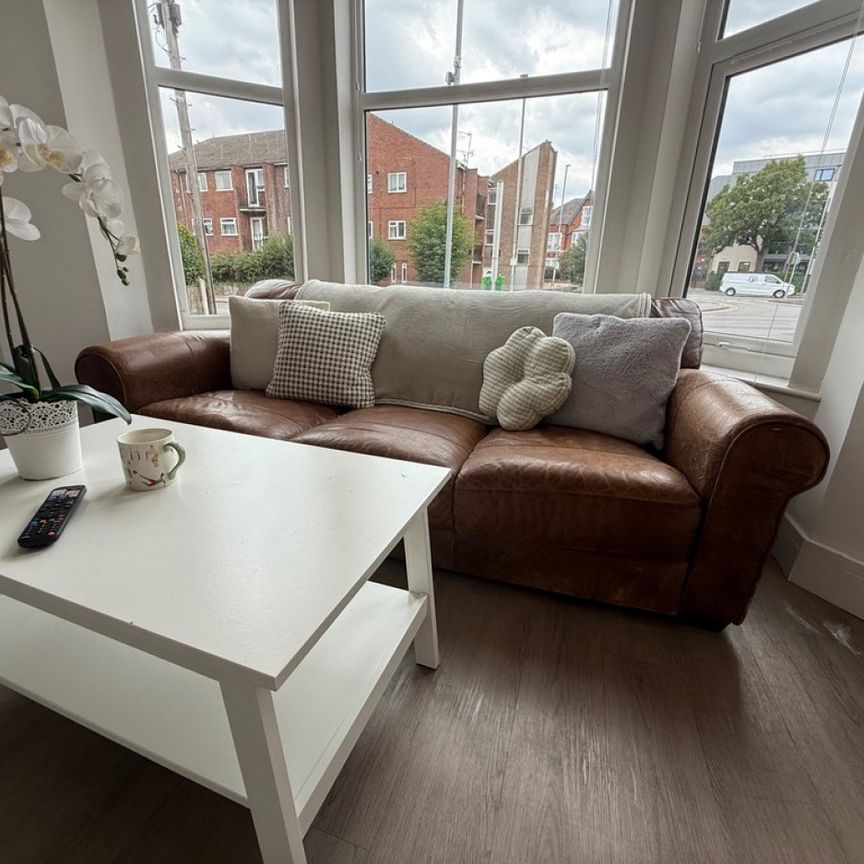 2 bed Apartment for Rent - Photo 1