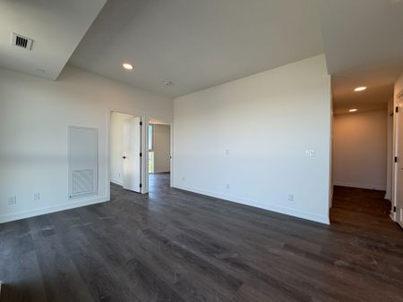For Lease - 33 Erie Avenue Unit# 901, Brantford, Ontario - Photo 2