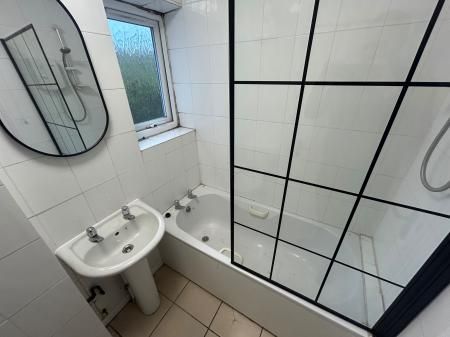 Alexandra Road, Winshill, Burton upon Trent, DE15 - Photo 4