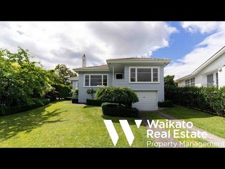 Inviting Three Bedroom Home - Photo 5