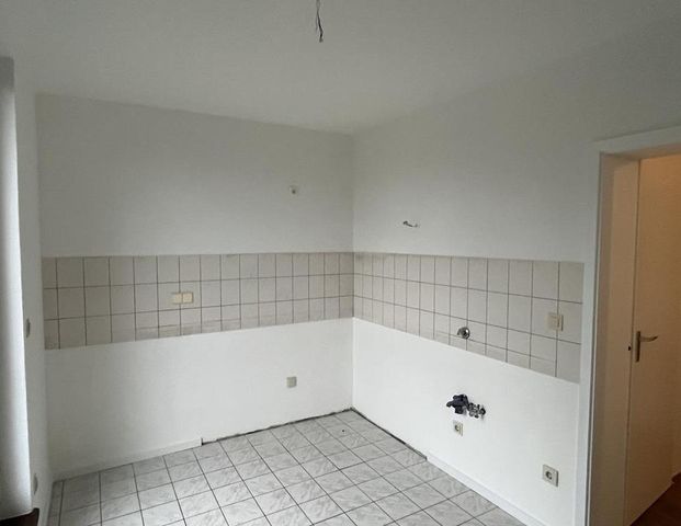 ~ Frisch renoviert + mit tollem Balkon ~ - Photo 1