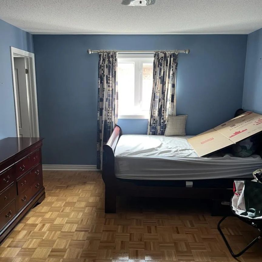 55 RICHGROVE DRIVE - Photo 1