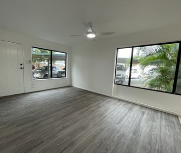 1/19 Brisbane Road, BIGGERA WATERS - Photo 1