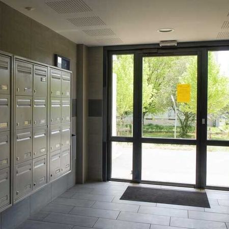 À CHARLEVILLE MEZIERES - Photo 4