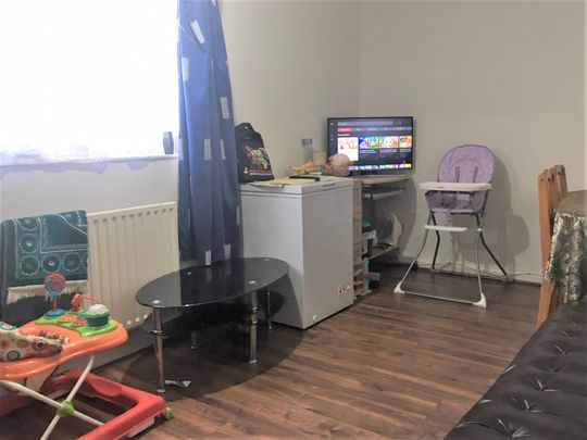 2 bedroom flat for rent - Photo 1