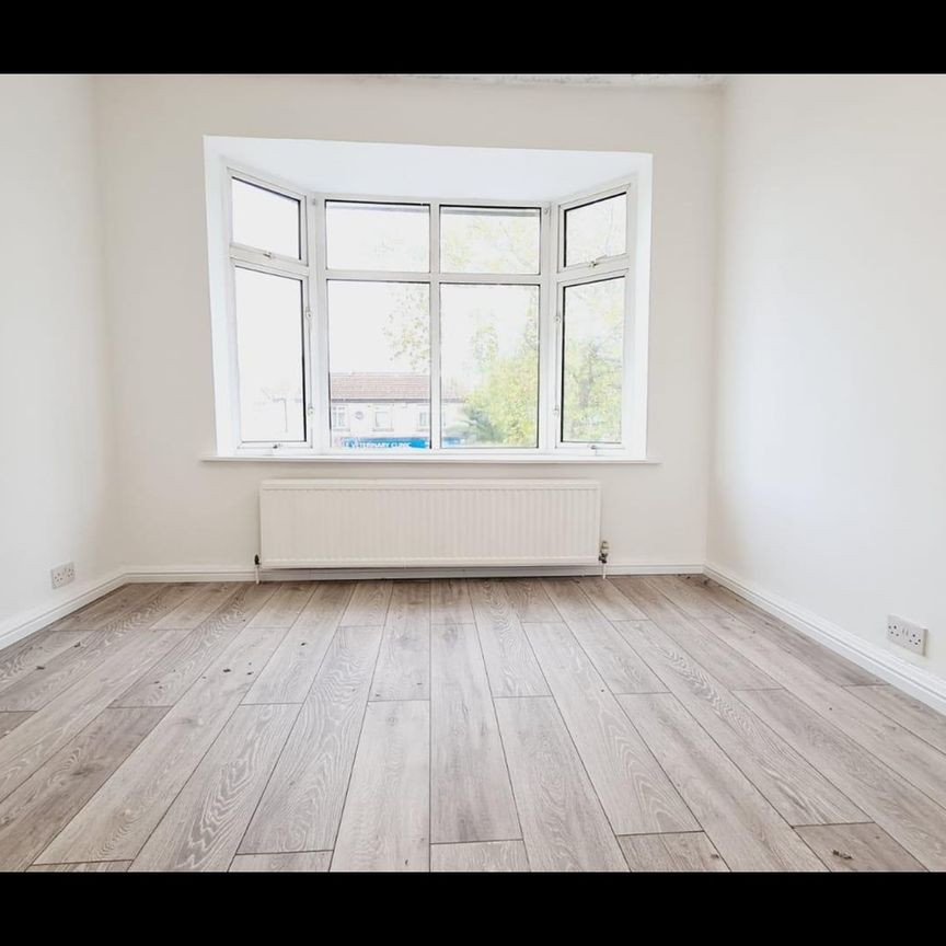 2 Bed Flat, Streatham Vale, SW16 - Photo 1
