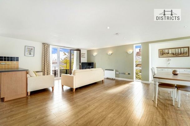 Flat - Purpose Built to rent in Kintyre House, Cold Harbour, E14 - Photo 1