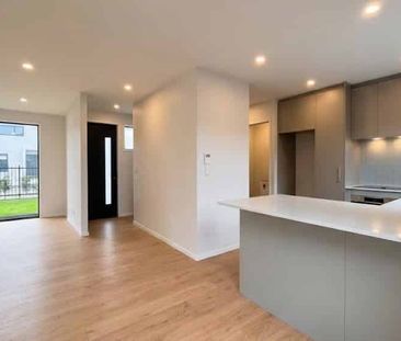 Brand-new large townhouse in Papatoetoe - Photo 3