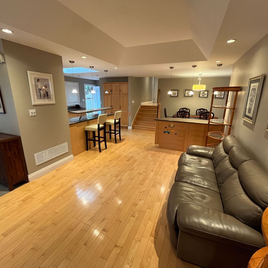 For Lease - 5 Southdale Drive, Markham, Ontario - Photo 1