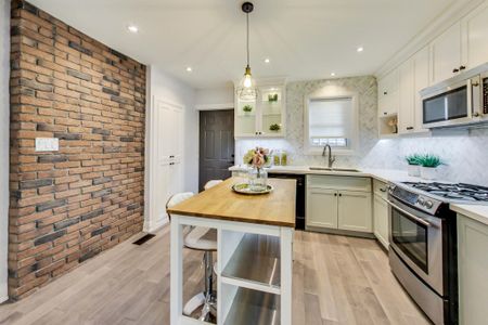 For Lease - 633 Glenholme Avenue, Toronto, Ontario - Photo 2
