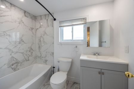For Lease - 606 Cobblehill Drive, Oshawa, Ontario - Photo 3