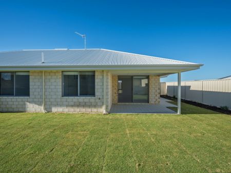 Brand new large home near Ocean - Photo 2