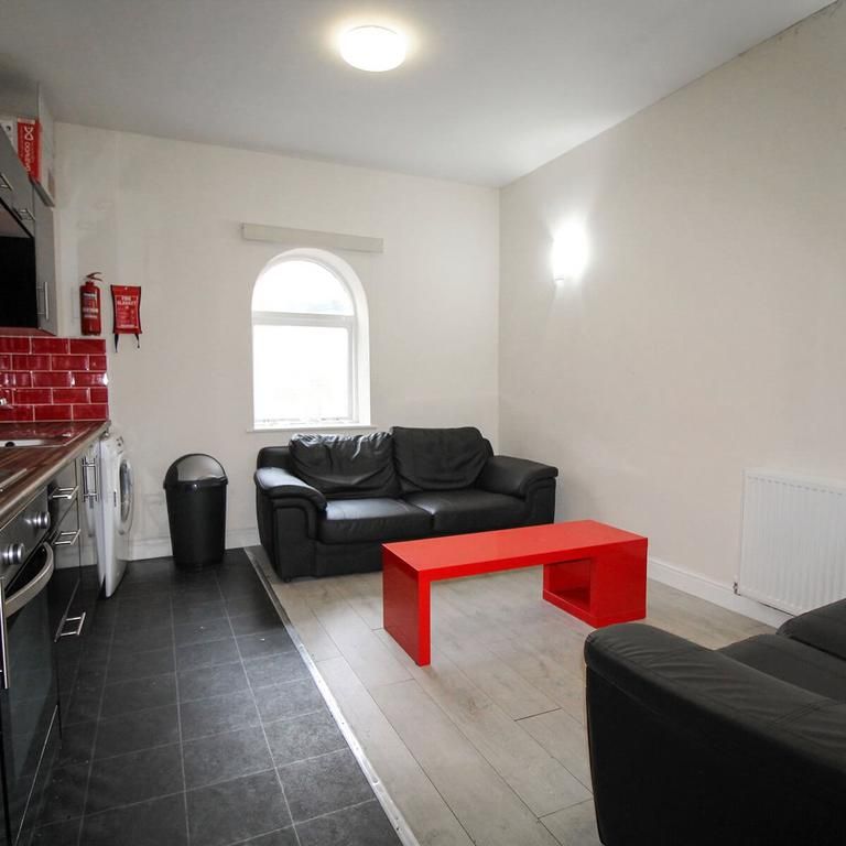 3 bedroom apartment to rent - Photo 1