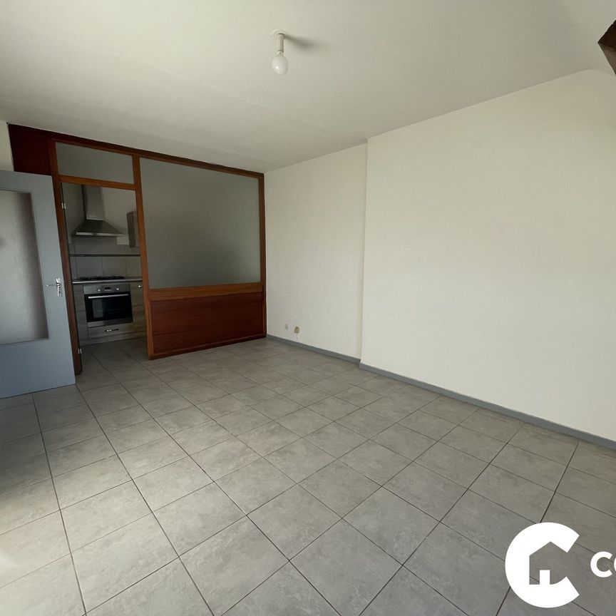 Location Appartement 2 pièces 38m² OLORON STE MARIE 64400 - Photo 1