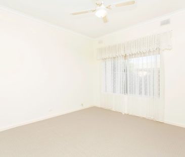 Spacious Homette with Courtyard - Photo 2