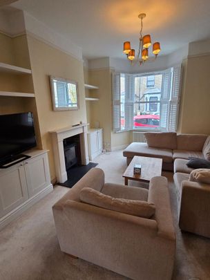 4 bedroom terraced house to rent - Photo 1