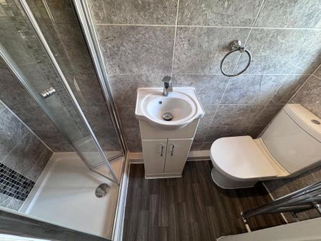 3 bedroom apartment to rent - Photo 5