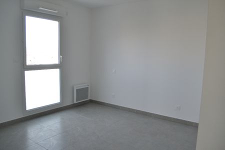Location Appartement 4 pièces 78m² PERPIGNAN 66000 - Photo 2