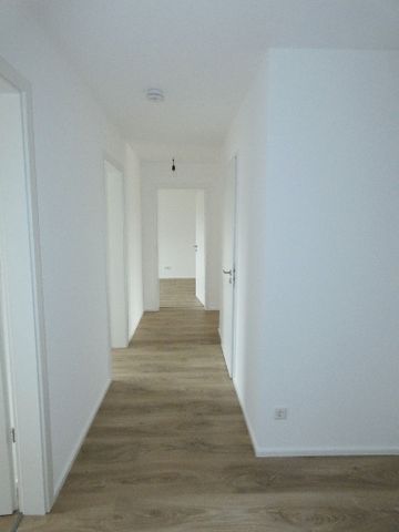 Neubau/Erstbezug: Modern geschnittene 3-Zimmer-Wohnung mit traumhaftem Ausblick - Photo 5